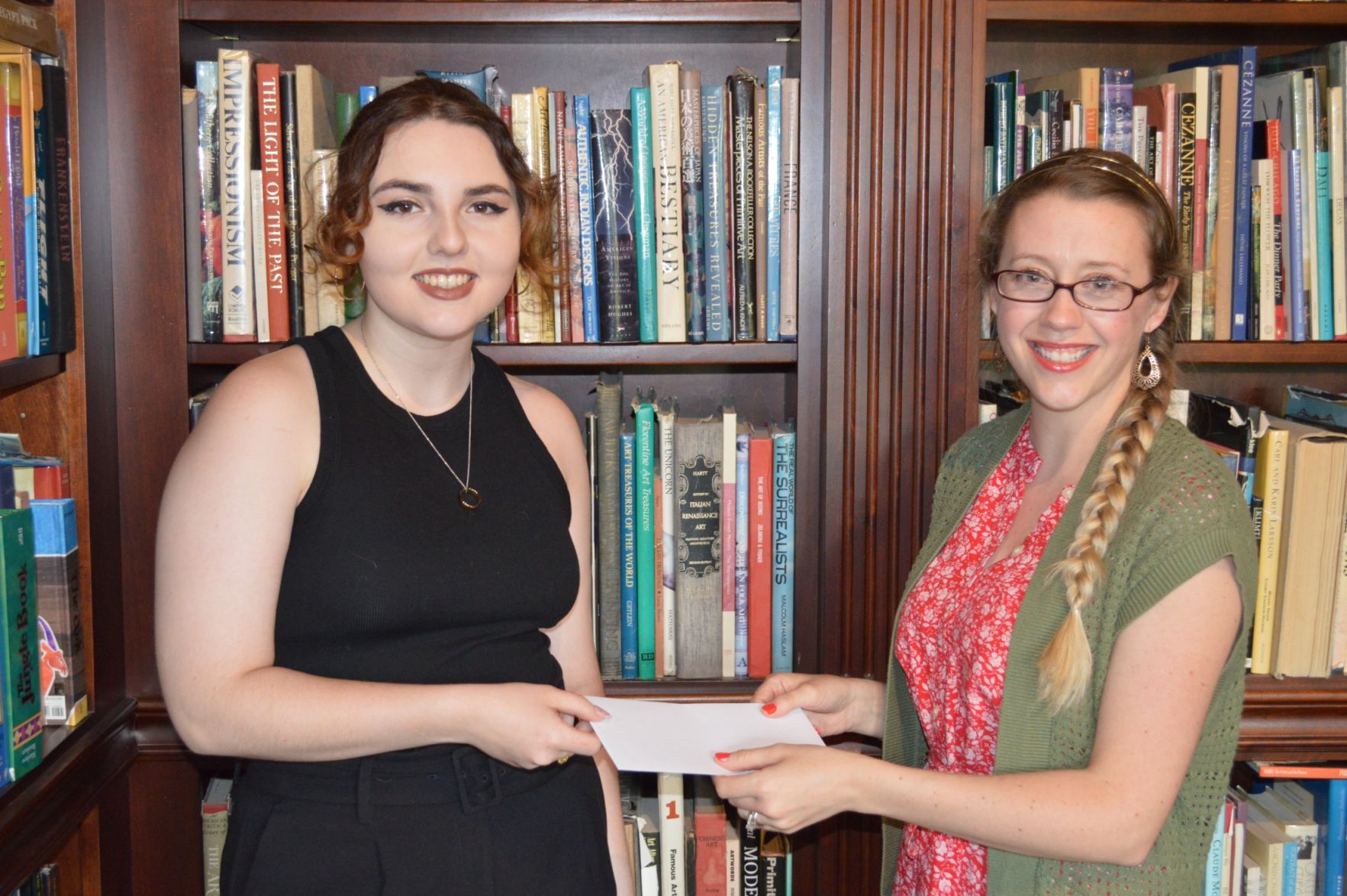 Stewart wins art scholarship